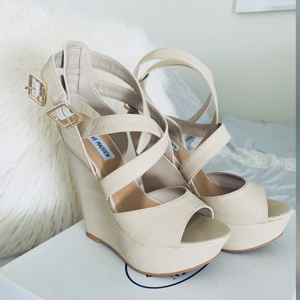 🔥 SOLD 🔥!!!! Steve Madden super cute wedges